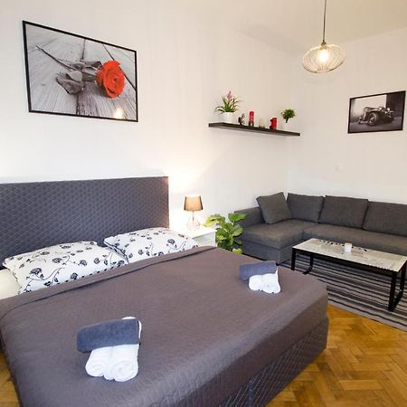 Exlusive Apartment Paris Style Prague Luaran gambar